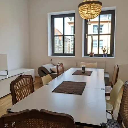 Grosse Im Herzen Muenchens * München